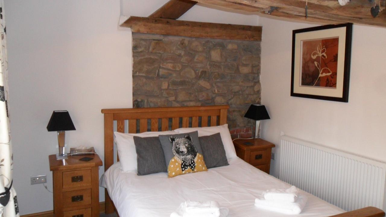 Bed and Breakfast The Bear Rhayader Exterior foto